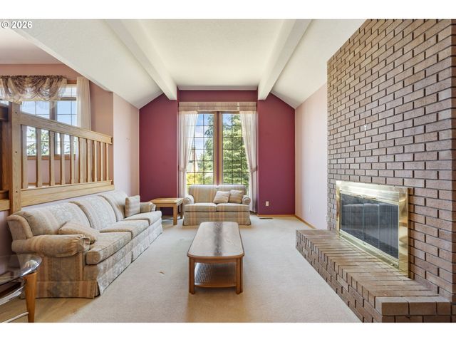 19602 WILDWOOD Dr, West Linn, OR 97068