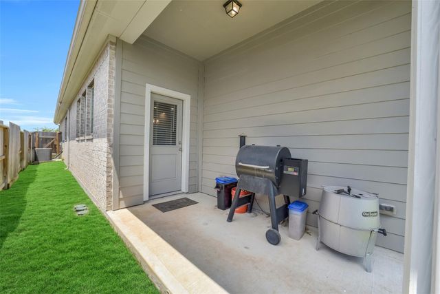 2414 Lemon Grass Drive, Brookshire, TX 77423