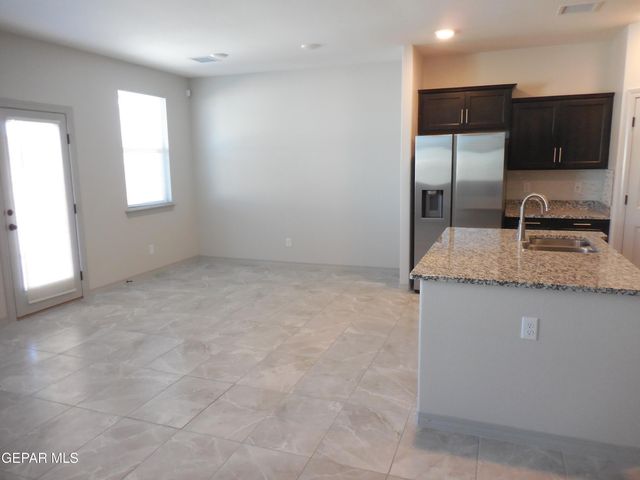 12817 Giovanni Grajeda Avenue, El Paso, TX 79928