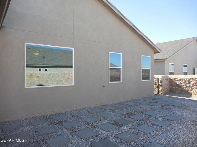 12817 Giovanni Grajeda Avenue, El Paso, TX 79928