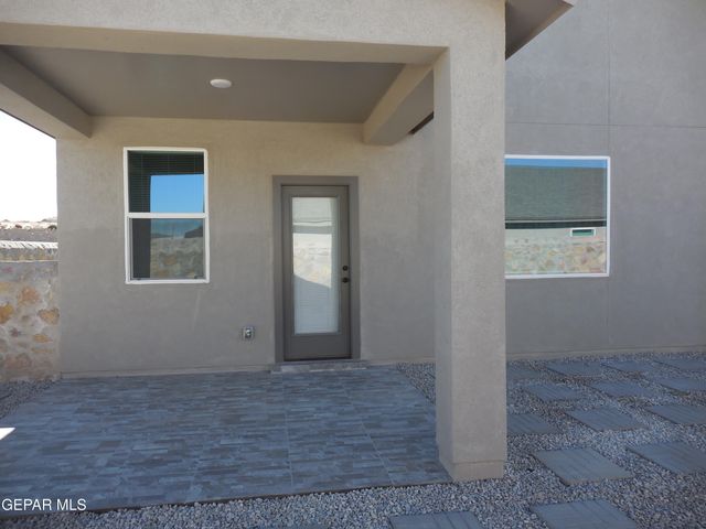 12817 Giovanni Grajeda Avenue, El Paso, TX 79928
