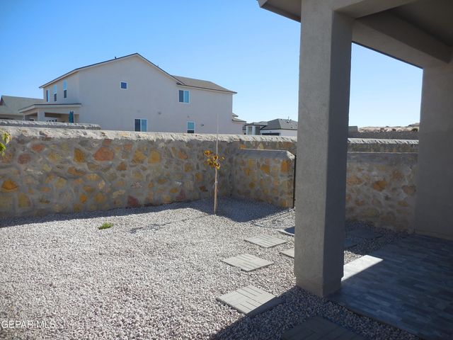 12817 Giovanni Grajeda Avenue, El Paso, TX 79928
