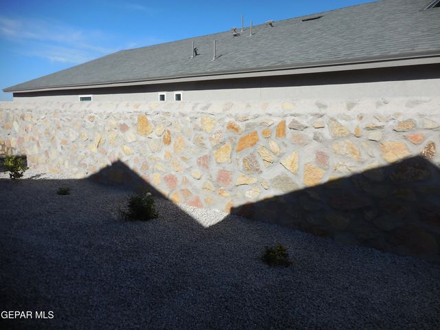 12817 Giovanni Grajeda Avenue, El Paso, TX 79928