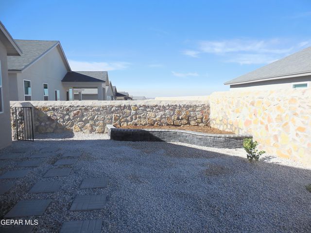 12817 Giovanni Grajeda Avenue, El Paso, TX 79928
