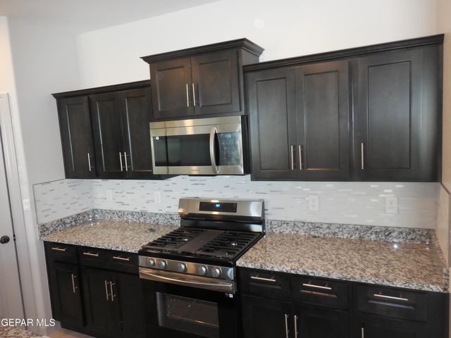 12817 Giovanni Grajeda Avenue, El Paso, TX 79928