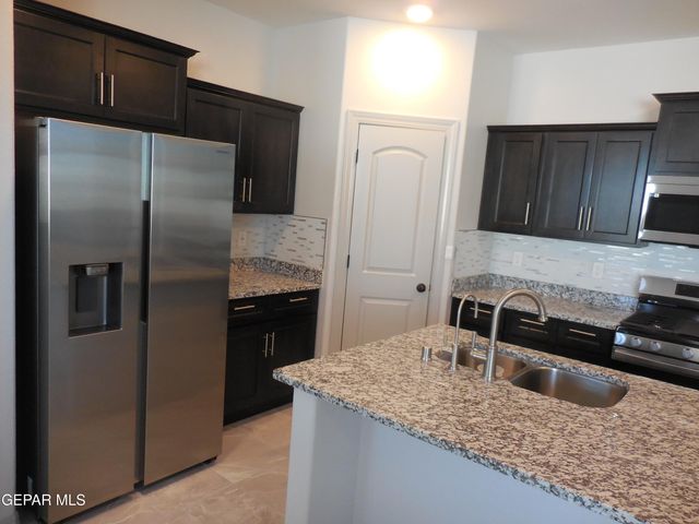 12817 Giovanni Grajeda Avenue, El Paso, TX 79928