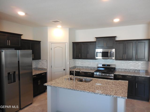 12817 Giovanni Grajeda Avenue, El Paso, TX 79928