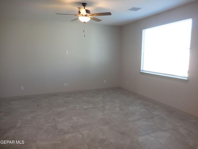 12817 Giovanni Grajeda Avenue, El Paso, TX 79928