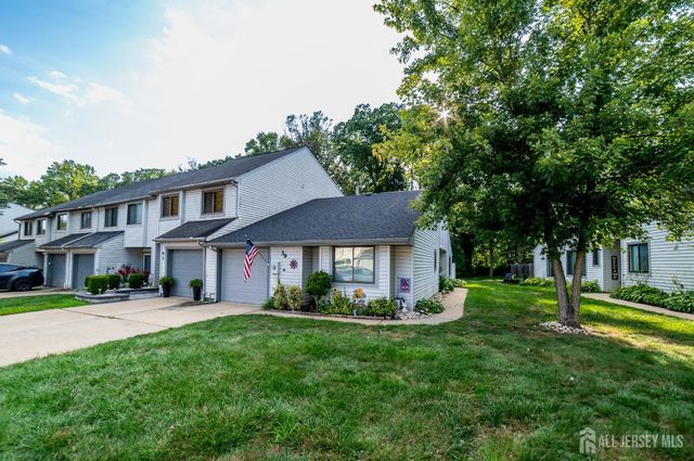 39 Lexington Circle, Old Bridge, NJ 07747