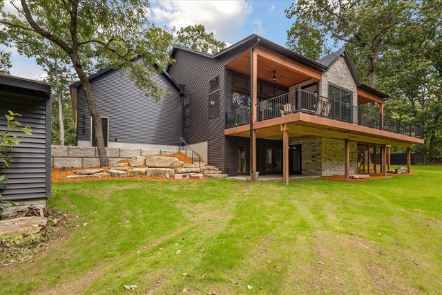 23861 Almy Road, Howard City, MI 49329