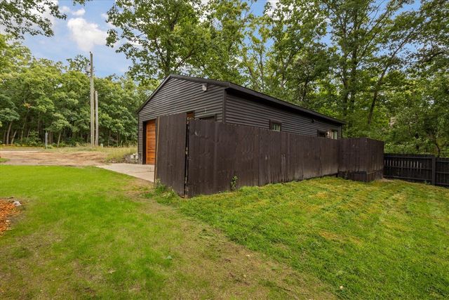 23861 Almy Road, Howard City, MI 49329