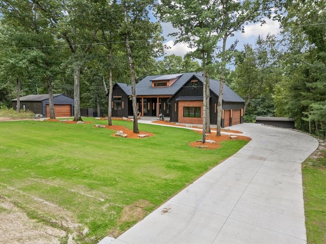 23861 Almy Road, Howard City, MI 49329