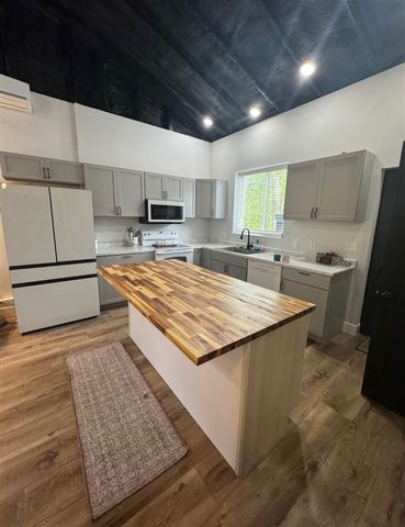 23861 Almy Road, Howard City, MI 49329