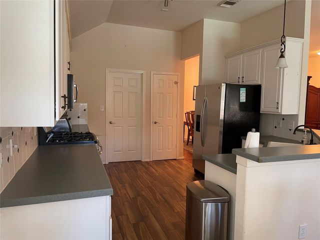 18 Teak Mill Place, The Woodlands, TX 77382