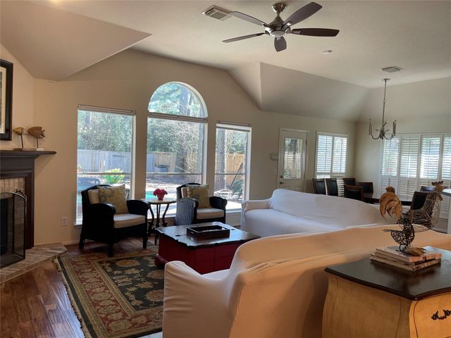 18 Teak Mill Place, The Woodlands, TX 77382