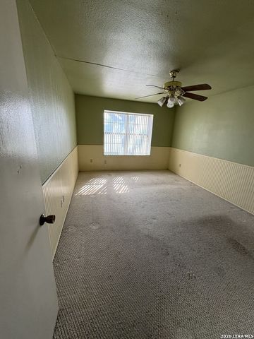 616 fern meadow, Universal City, TX 78148