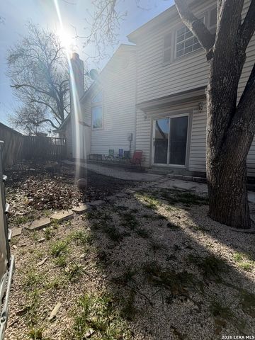 616 fern meadow, Universal City, TX 78148