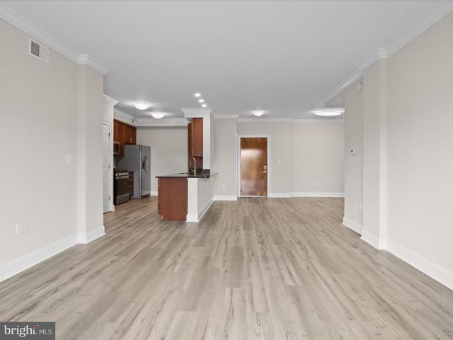6301 EDSALL RD #424, Alexandria, VA 22312