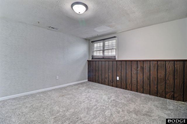 1620 E 2nd Street, Fremont, NE 68025