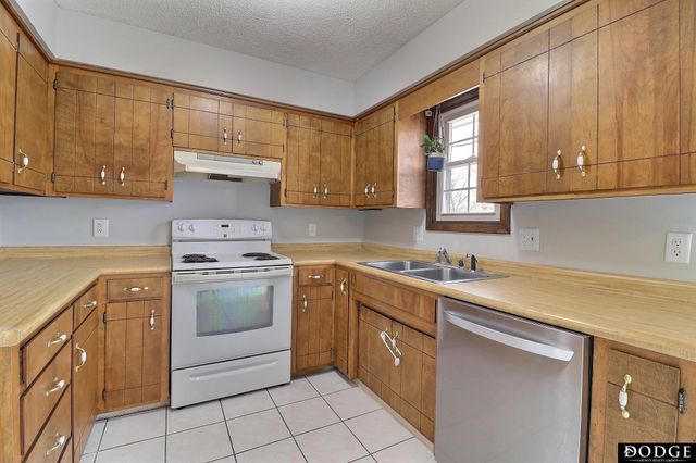 1620 E 2nd Street, Fremont, NE 68025