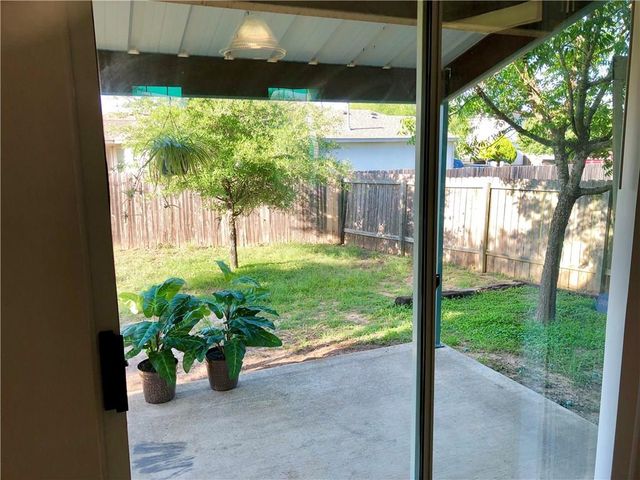 121 Ansleys WAY, Kyle, TX 78640