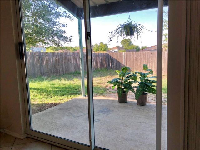 121 Ansleys WAY, Kyle, TX 78640