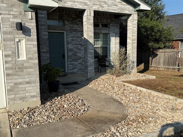 121 Ansleys WAY, Kyle, TX 78640