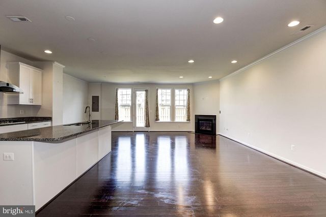 42524 BENFOLD SQ, Brambleton, VA 20148