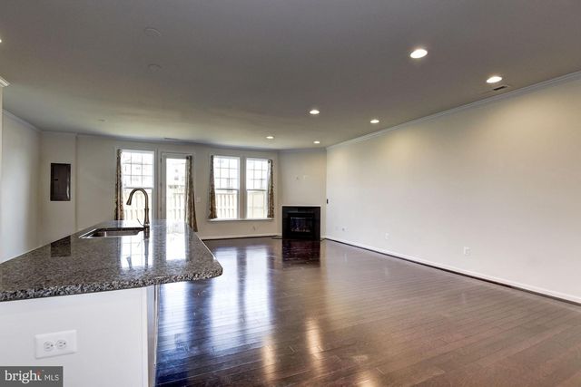 42524 BENFOLD SQ, Brambleton, VA 20148