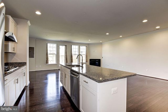 42524 BENFOLD SQ, Brambleton, VA 20148