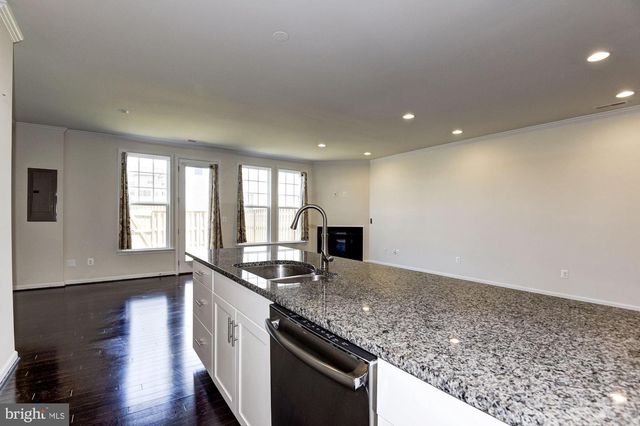 42524 BENFOLD SQ, Brambleton, VA 20148