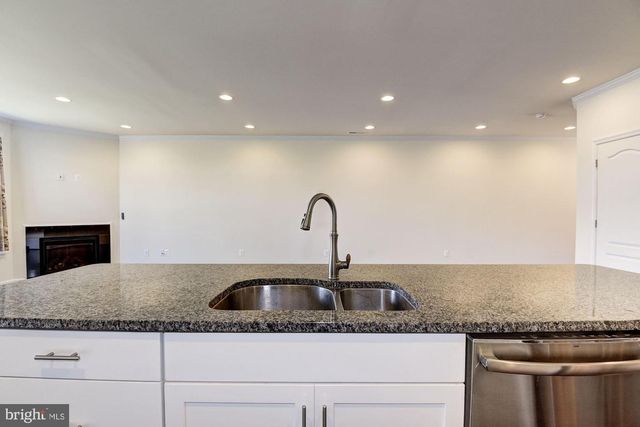 42524 BENFOLD SQ, Brambleton, VA 20148
