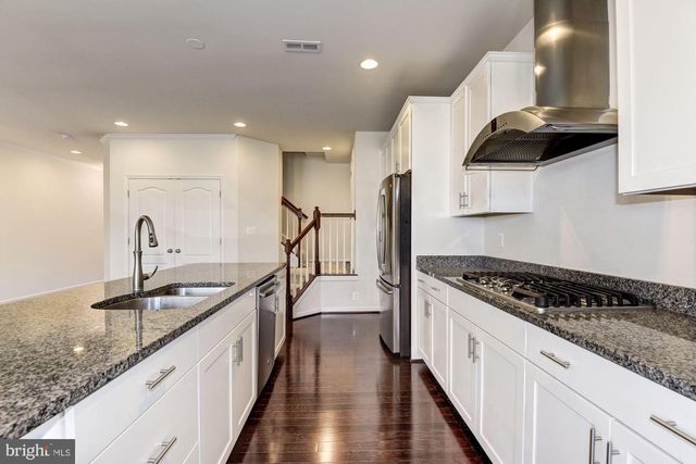 42524 BENFOLD SQ, Brambleton, VA 20148