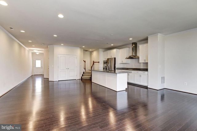 42524 BENFOLD SQ, Brambleton, VA 20148