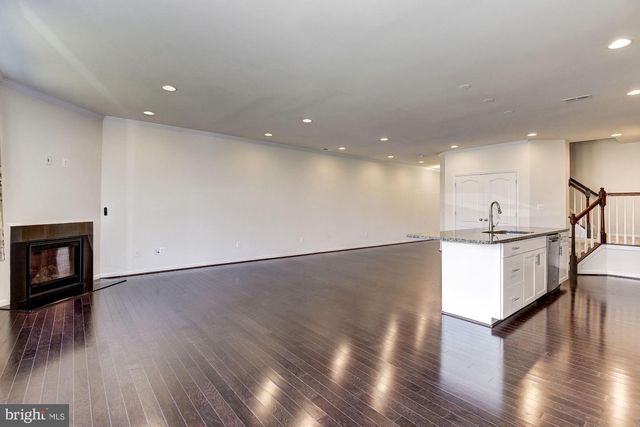 42524 BENFOLD SQ, Brambleton, VA 20148