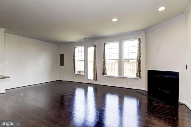 42524 BENFOLD SQ, Brambleton, VA 20148