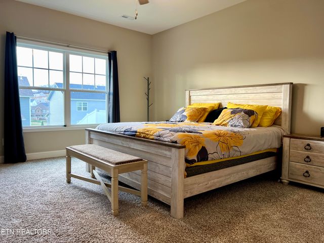 109 E Elderberry St, Oak Ridge, TN 37830