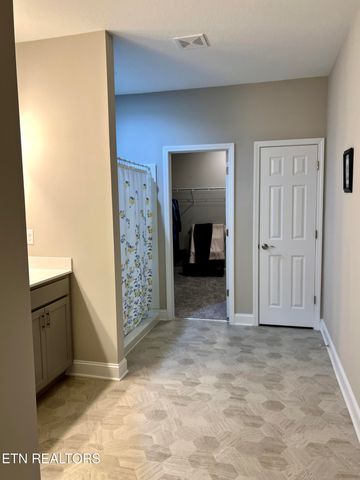 109 E Elderberry St, Oak Ridge, TN 37830