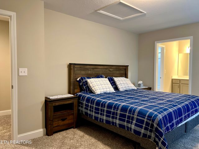 109 E Elderberry St, Oak Ridge, TN 37830