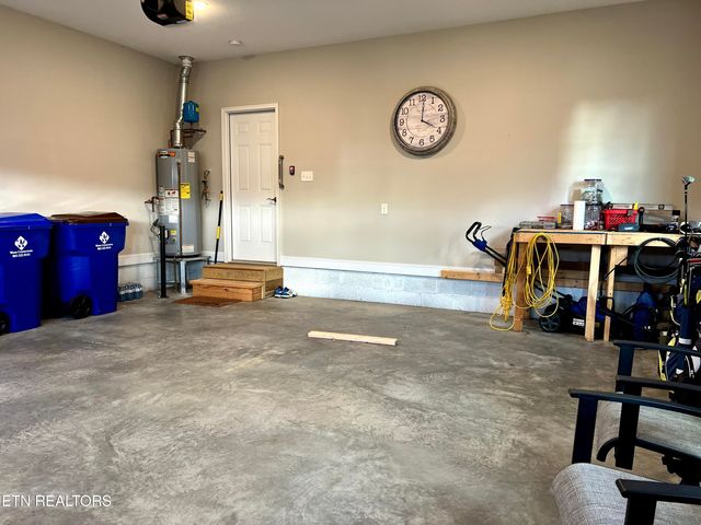 109 E Elderberry St, Oak Ridge, TN 37830