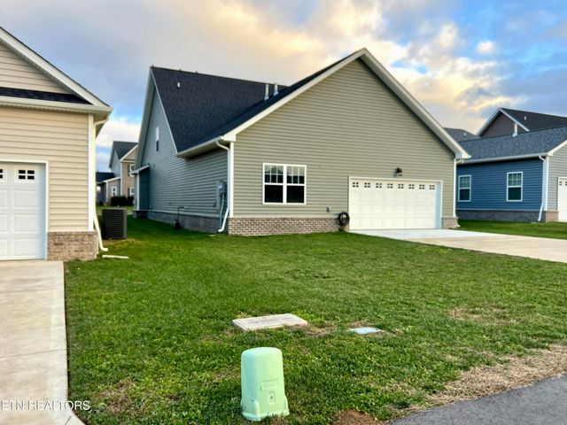 109 E Elderberry St, Oak Ridge, TN 37830