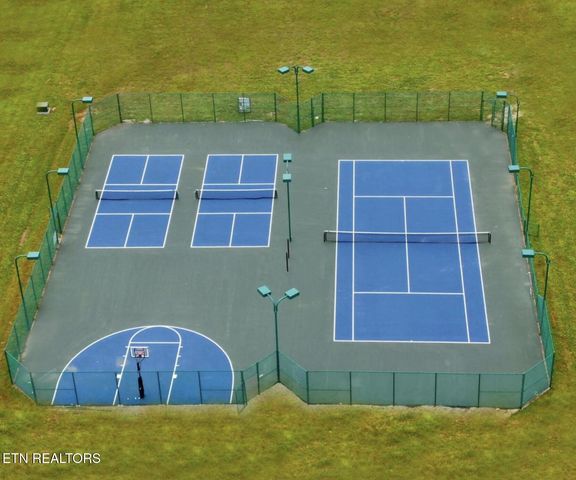 109 E Elderberry St, Oak Ridge, TN 37830