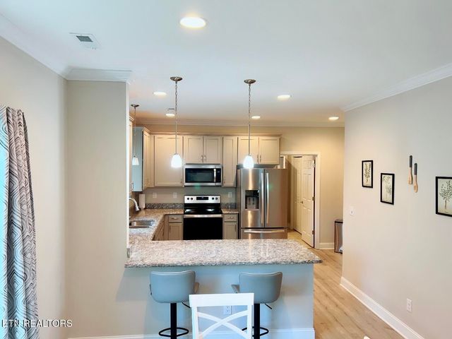 109 E Elderberry St, Oak Ridge, TN 37830