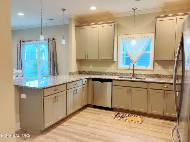 109 E Elderberry St, Oak Ridge, TN 37830