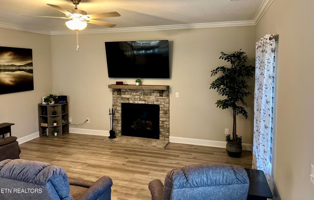 109 E Elderberry St, Oak Ridge, TN 37830