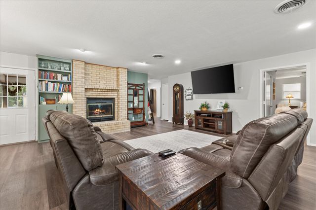 230 Rs County Road 1491, Point, TX 75472