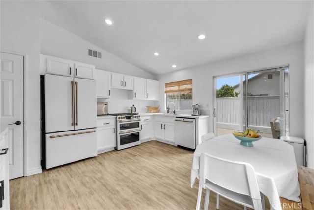 175 Paperbirch Circle, Corona, CA 92881
