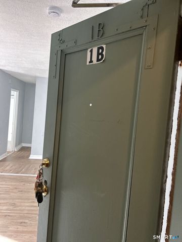 305 Parrott Avenue 1b, Bridgeport, CT 06606