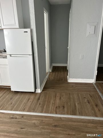 305 Parrott Avenue 1b, Bridgeport, CT 06606