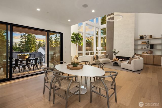 16039 NE 3rd Street, Bellevue, WA 98008